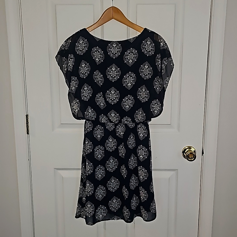 Medium Navy Blue Short Sleeve Dress from Francescas